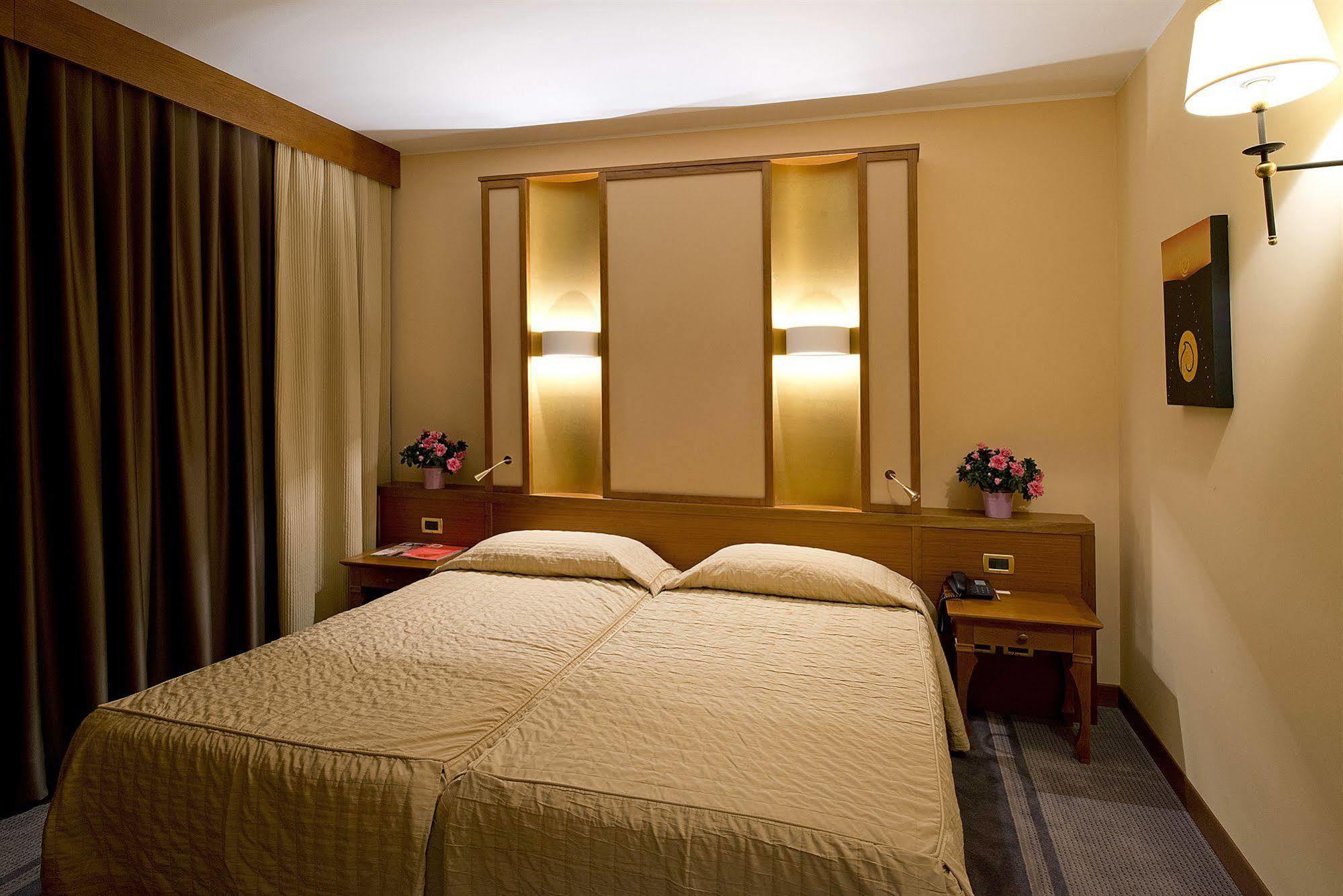 Thai Si Royal Thai Spa Lovadina Exteriér fotografie